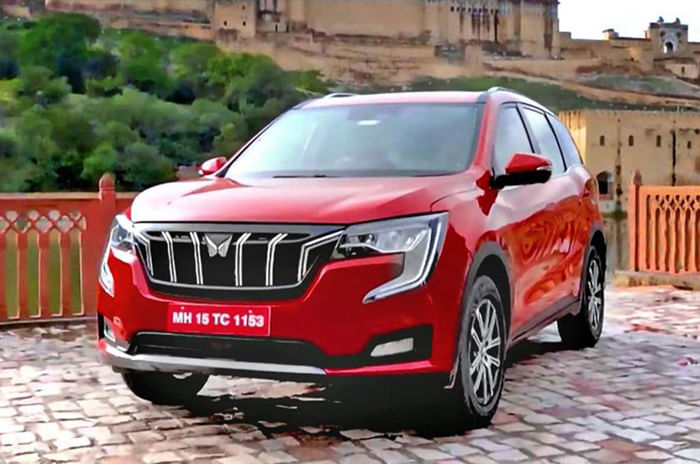 Should I cancel my XUV700 booking and opt for the Scorpio-N? Mahindra XUV700 front quarter
